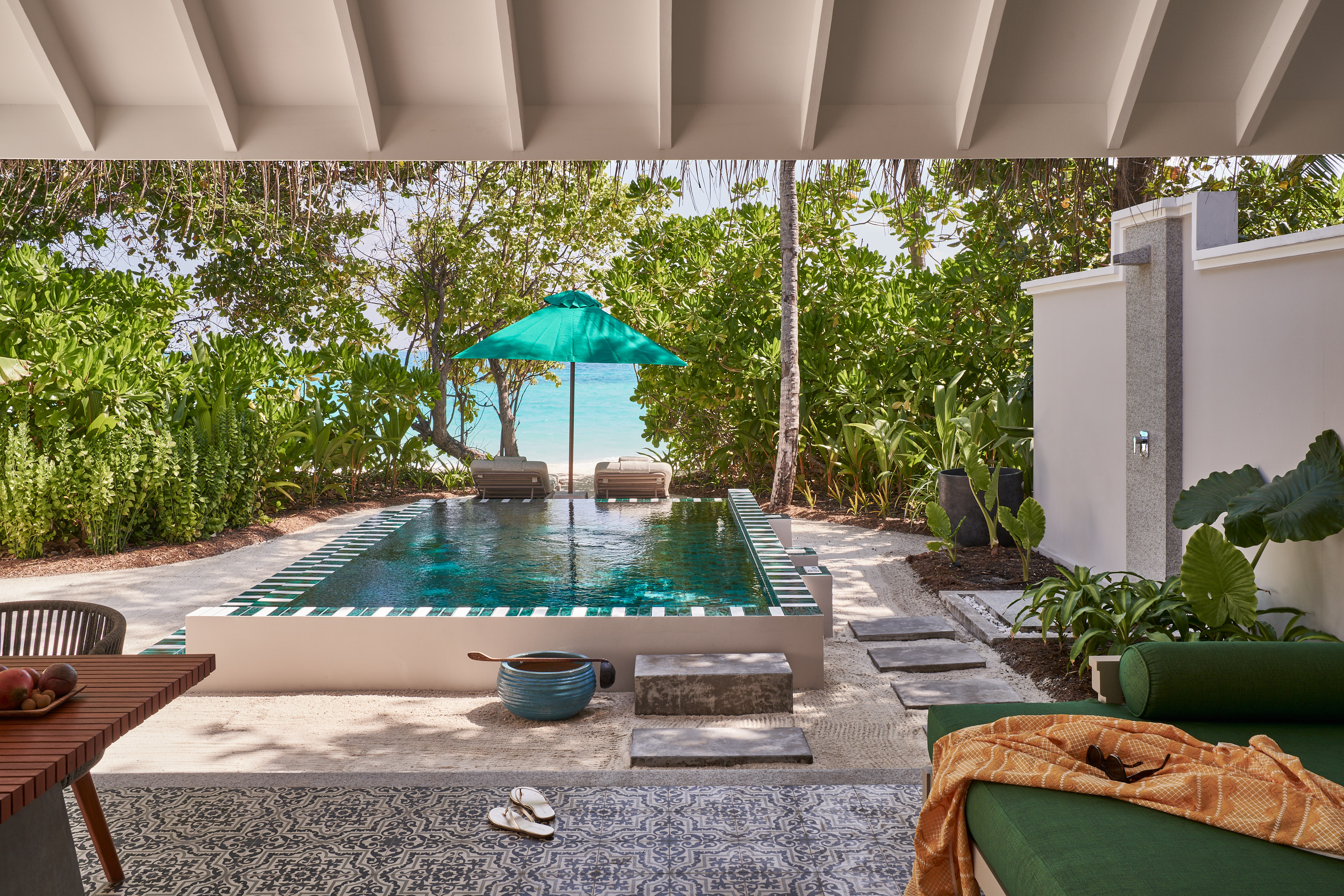 Finolhu_Beach_Pool_Villa