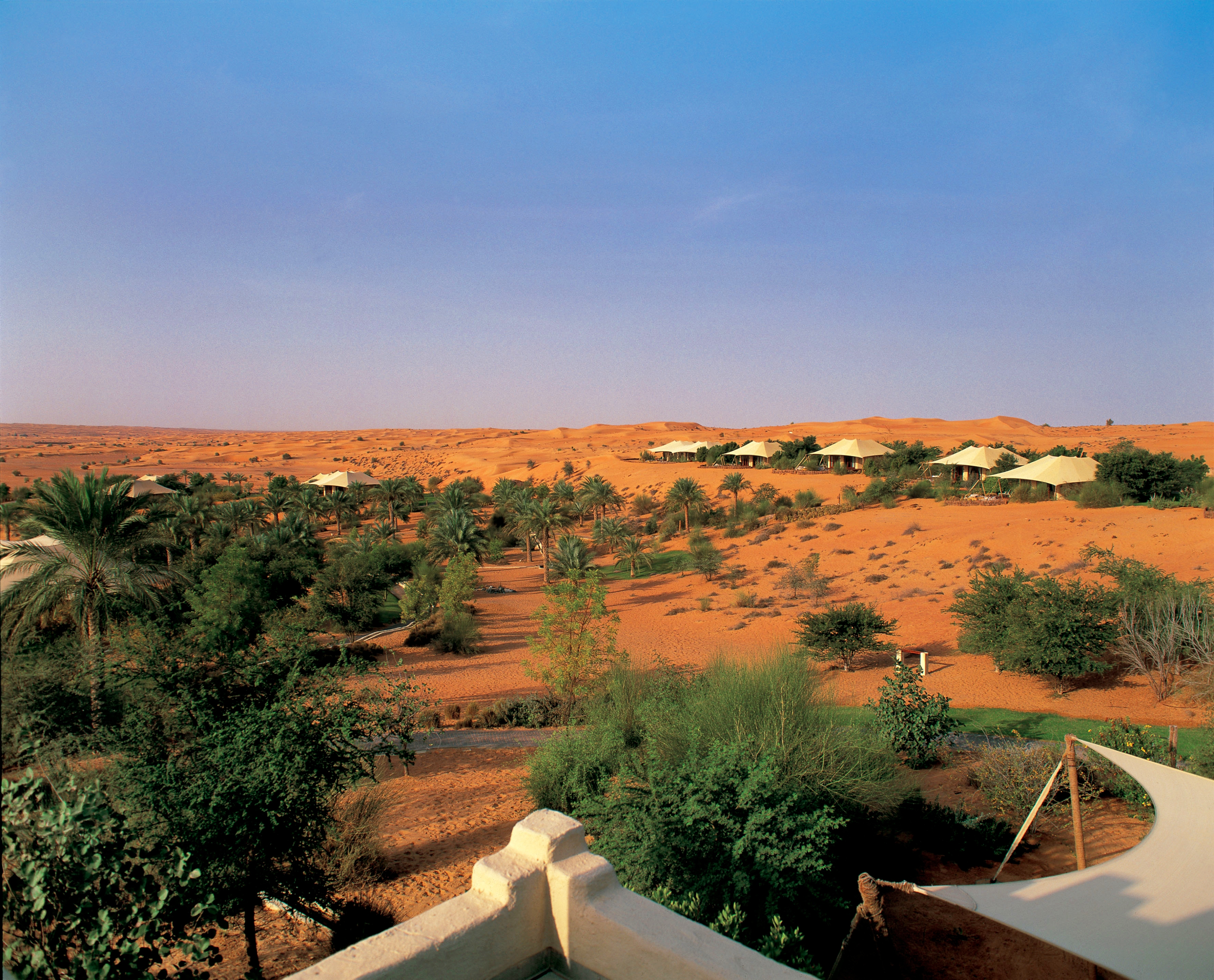 Desert al. Оазис Аль-Айн ОАЭ. Отель Аль Маха Дубай. Al Maha Desert Resort. Аль Маха отель в пустыне.